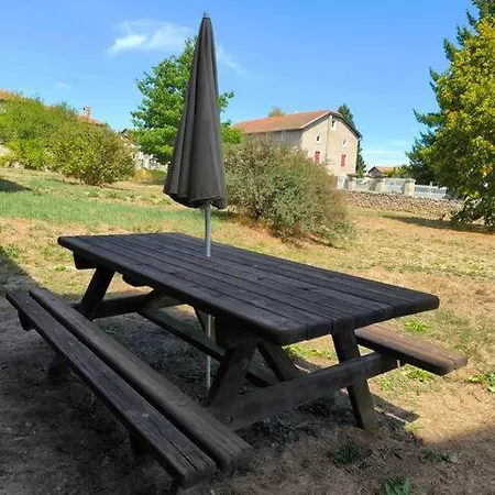 2 En Auvergne, Avec Jardin, Ou Avec Terrasse Chalet *
